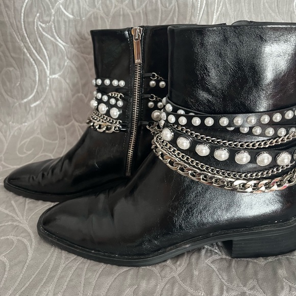 Statement booties - Picture 2 of 5